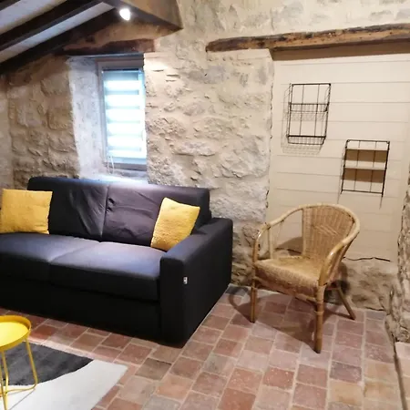Le Domaine Du Plessis Holiday home Les Landes-Genusson